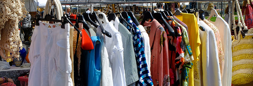 Vide dressing et vêtements de seconde main